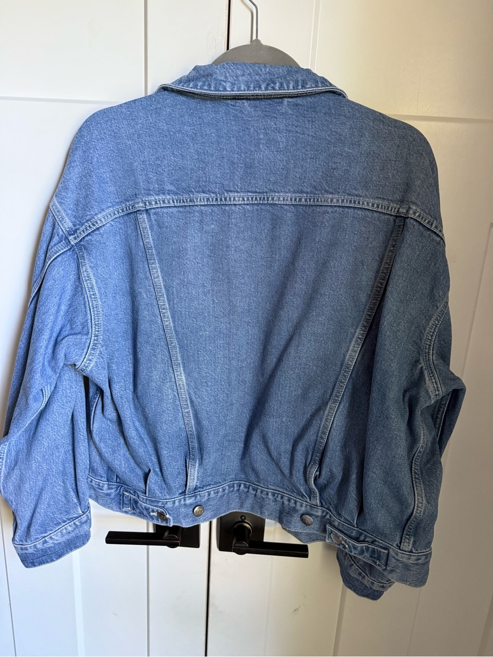 LEE&H&M Classic Light Wash Denim Trucker Jacket with silver buttons. M, EUC. - Picture 7 of 9